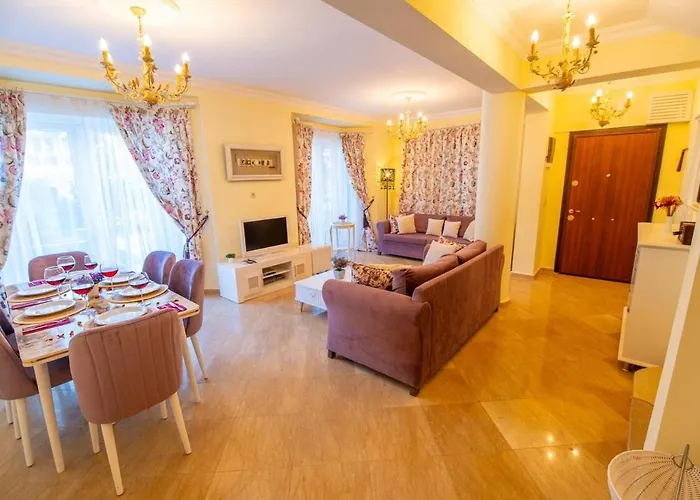 Beachfront , Private Starfish 8 *