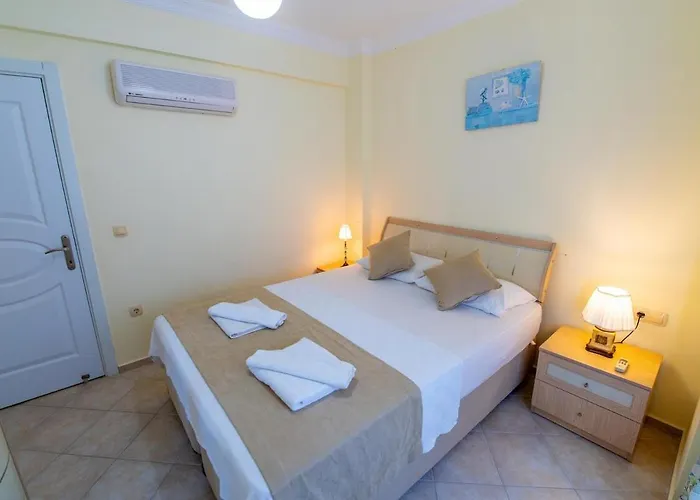 Beachfront , Private Starfish 8 Villa